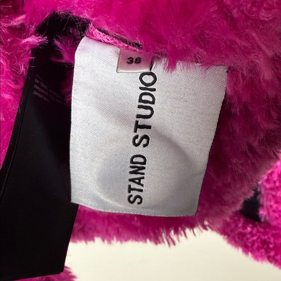 Stand Studio Fay Short in Black and Pink Faux Fur Coat - Picture 6 of 7